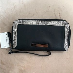 Two zipper wallet/wristlet